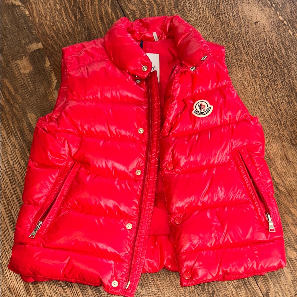 Authentic Moncler children’s Vibrant Red Quilted Vest size 8